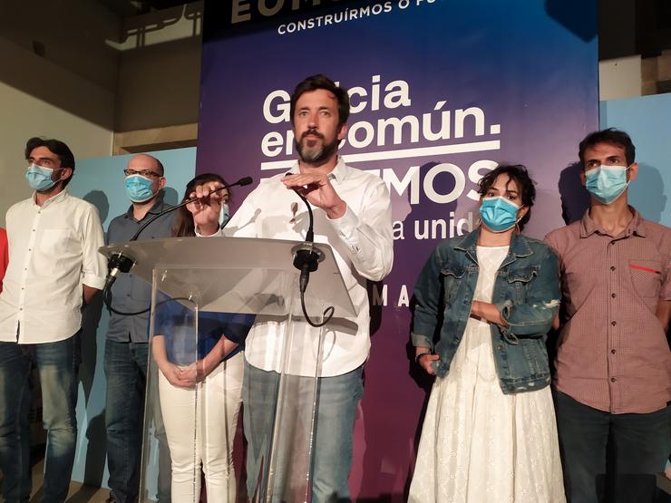 Antón Gómez-Reino e os candidatos de Galicia En Común-Anova Mareas comparecen ante os medios na noite electoral das autonómicas do 12 J