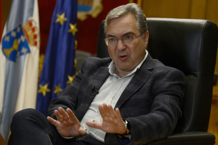 O presidente da Deputación de Ourense, Luís Menor, durante a entrevista con Europa Press.. ROSA VEIGA 