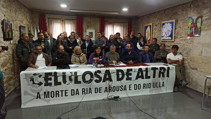 Rolda de prensa de representantes da Plataforma en defensa dá Ría de Arousa e de Adega. PLATAFORMA 