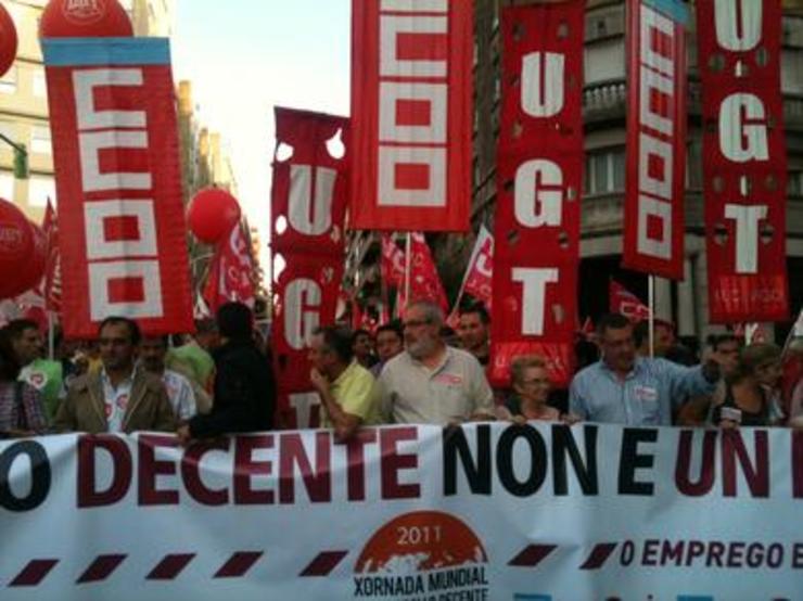 Manifestación de Comisións e UXT en Vigo