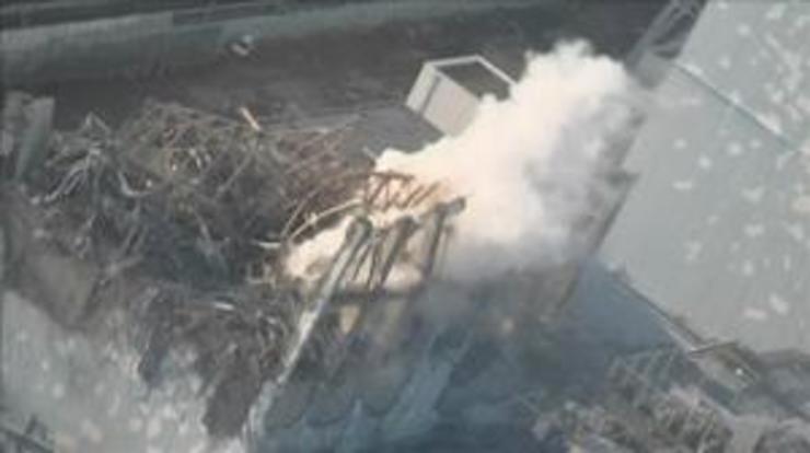 Camións cisterna tentan refrixerar os nucleos das plantas afectadas en Fukushima / arquivo