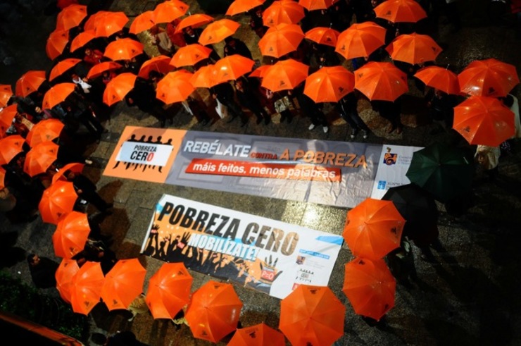 Manifestación de Pobreza Cero convocada polas ONGs en Vigo 