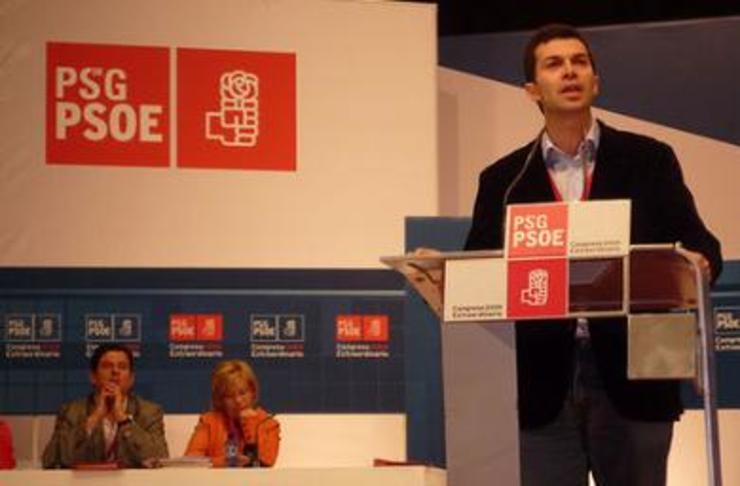 Gonzalo Caballero nunha intervención política en Vigo