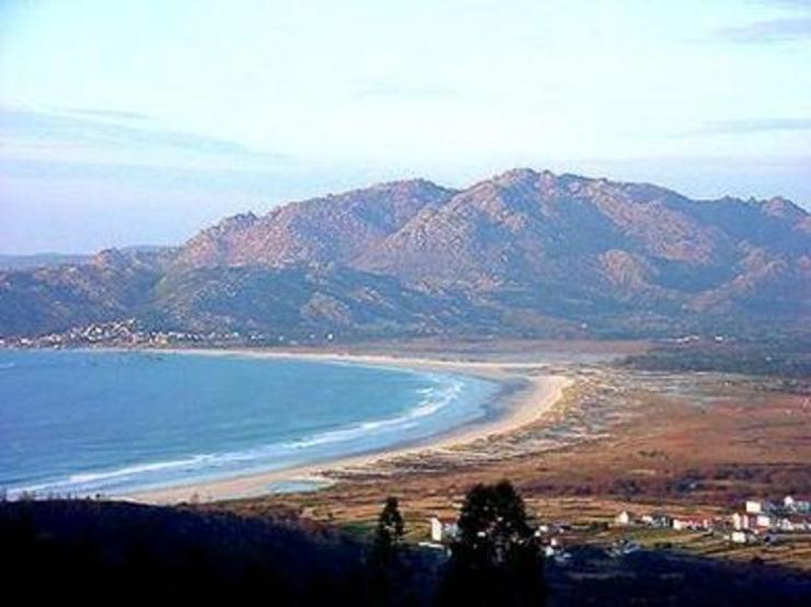 Vistas da praia de Carnota e do Monte Pindo