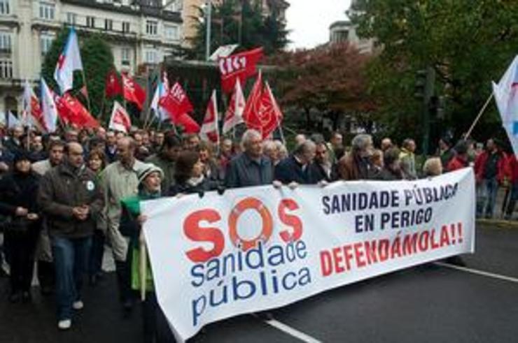 Os líderes da oposición e dos sindicatos nunha manifestación da Plataforma SOS Sanidade Pública 