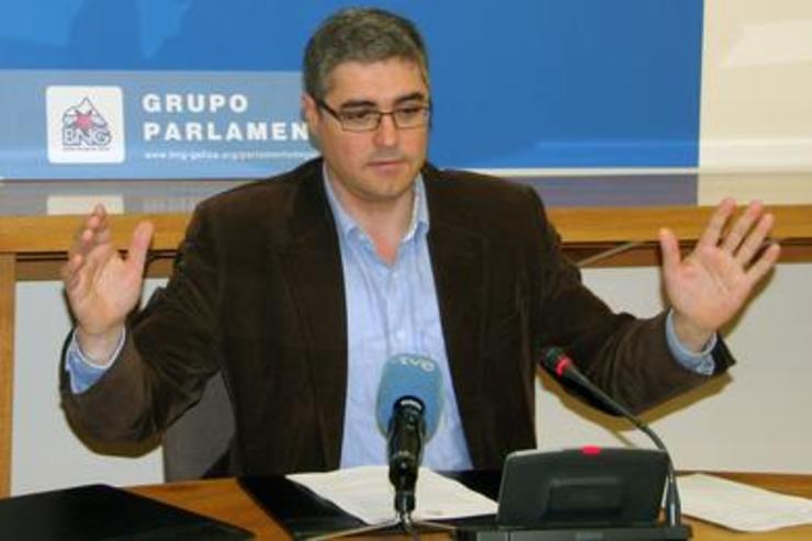 Carlos Aymerich nunha rolda de prensa