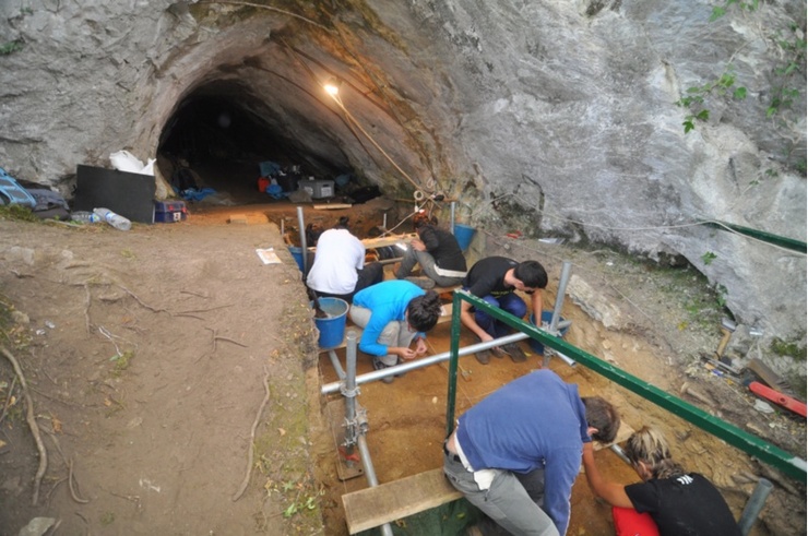 Excanvando en Eirós 
