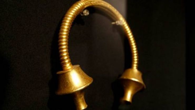 Torques de Burela, da colección Álvaro Gil, exhibido ata outubro de 2013 no Museo Provincial de Lugo