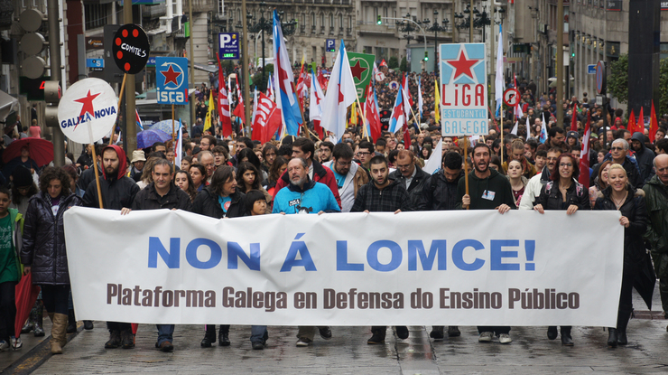 Masiva manifestación en Vigo no día de folga xeral no ensino contra a LOMCE / CIG