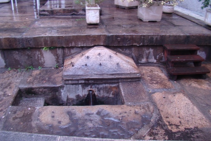 Emprazamento onde se atoparía o baño romano da rúa Real de Cuntis