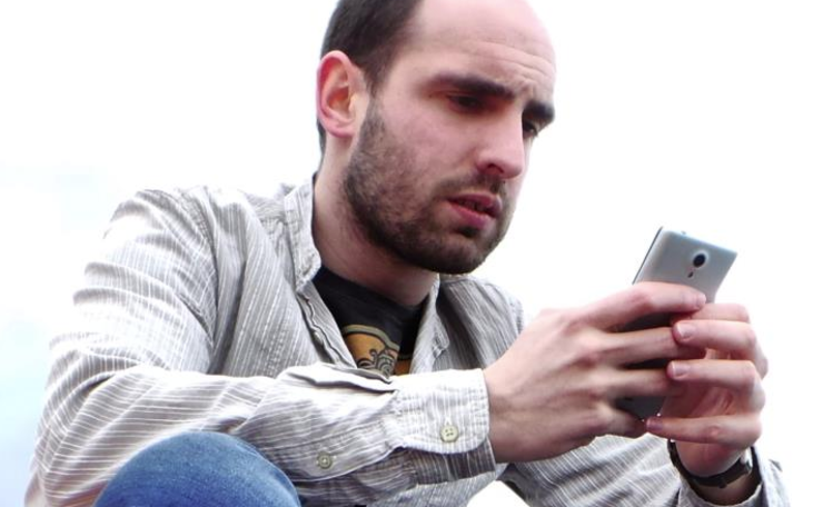 Iago Martínez de Mallando no Android fedellando no móbil