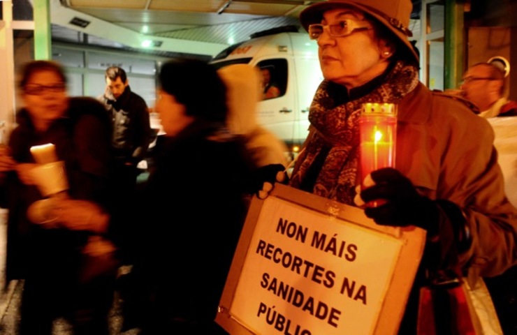 Velorio en Urxencias de traballadores do Hospital Xeral de Vigo polos recortes en sanidade 