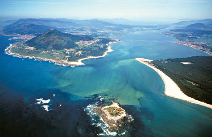 Desembocadura do río Miño entre A Guarda e Caminha, coa praia de Moledo, onde terá lugar a rodaxe da serie Verão M
