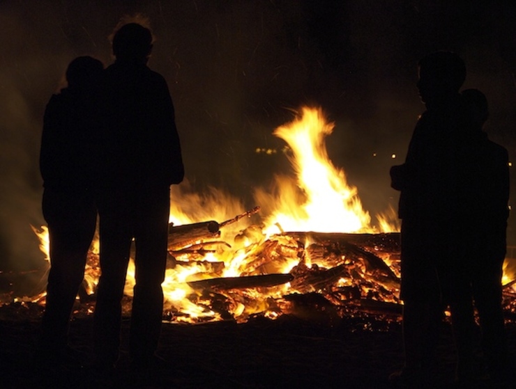 Cacharela na noite se San Xoán en Ézaro 