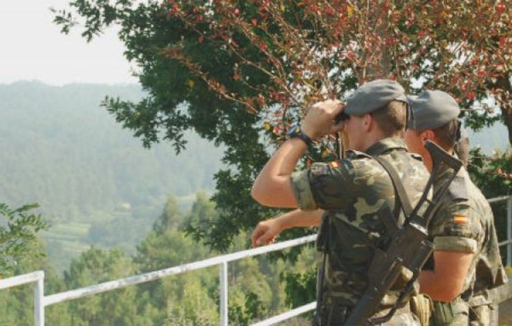 Soldados vixiando os montes galegos/ vigoalminuto.com