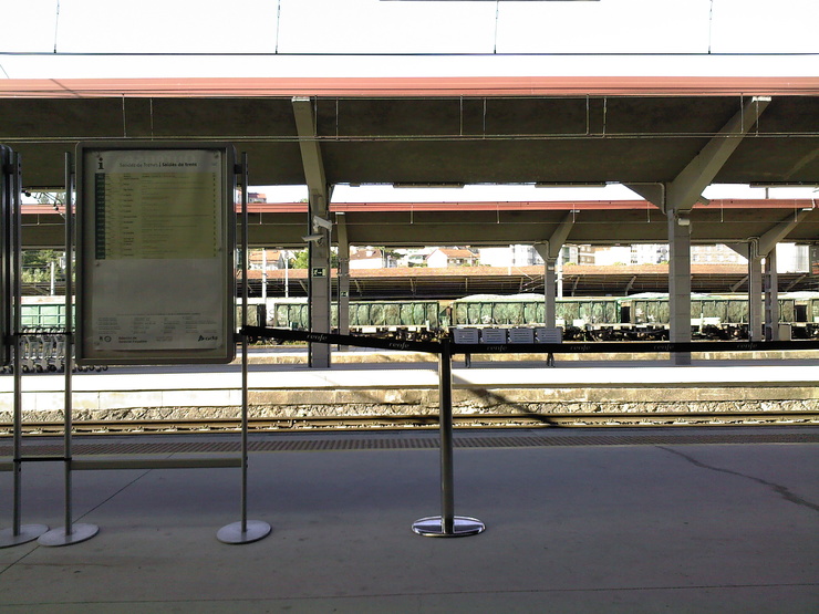 Plataforma da estación de tren de Ourense.