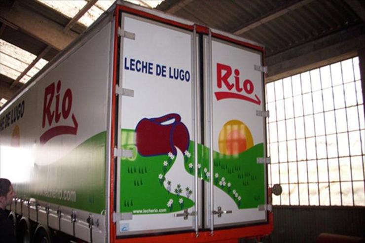 Un camión da empresa Leite Río / Arquivo