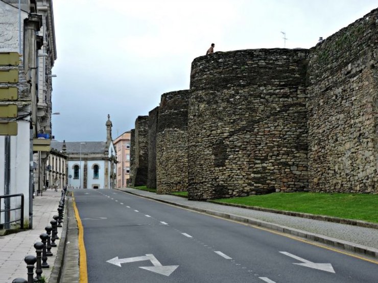 Ronda da Muralla en Lugo