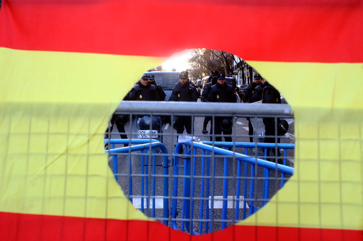 Un forte dispositivo policial para blindar a sede do PP na rúa Génova 