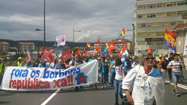 Inicio da protesta en Santiago para rodear a Cámara galega 