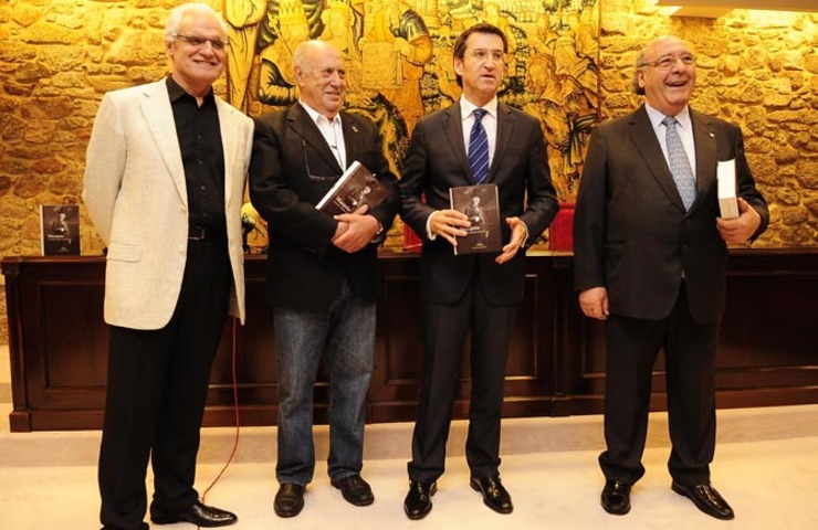 Vítor Freixanes, Méndez Ferrín, Núñez Feijóo e Xosé Ramón Barreiro nun acto da RAG 