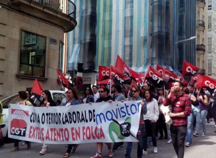 Manifestación das teleoperadoras de Atento na Coruña / CGT twitter