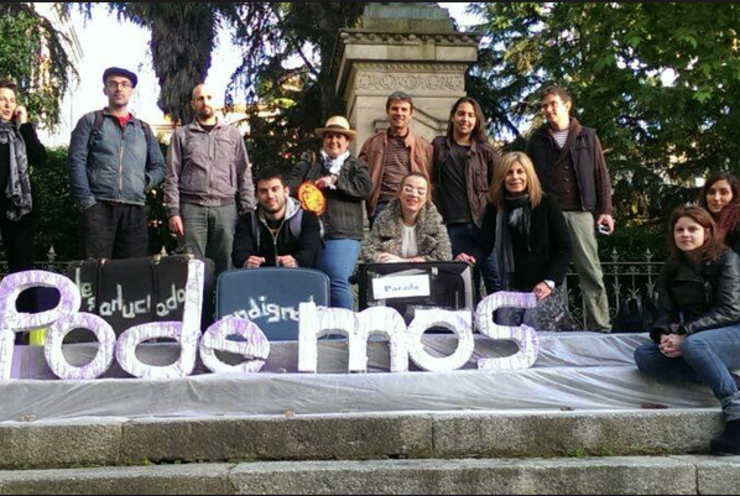 Parte do Círculo de Podemos no Parque de San Lázaro en Ourense 
