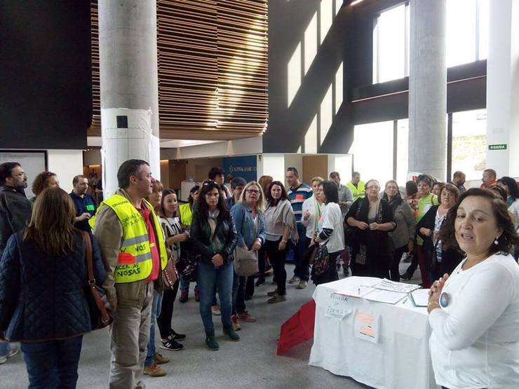 Mobilización no recibidor do hospital do SERGAS Álvaro Cunqueiro 