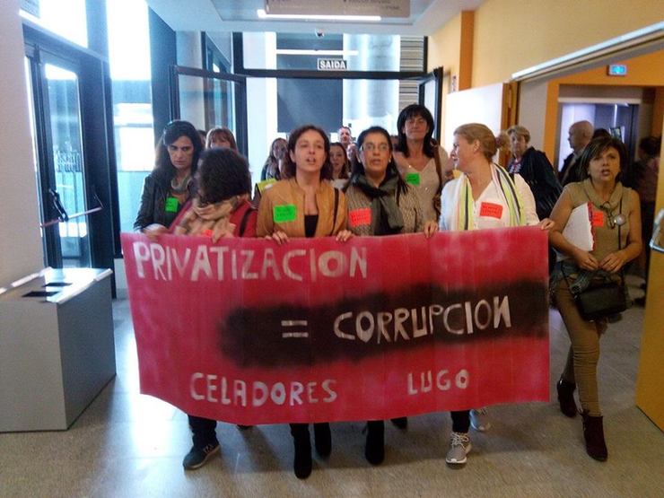 Protesta dos celeadores do hospital do SERGAS Álvaro Cunqueiro 