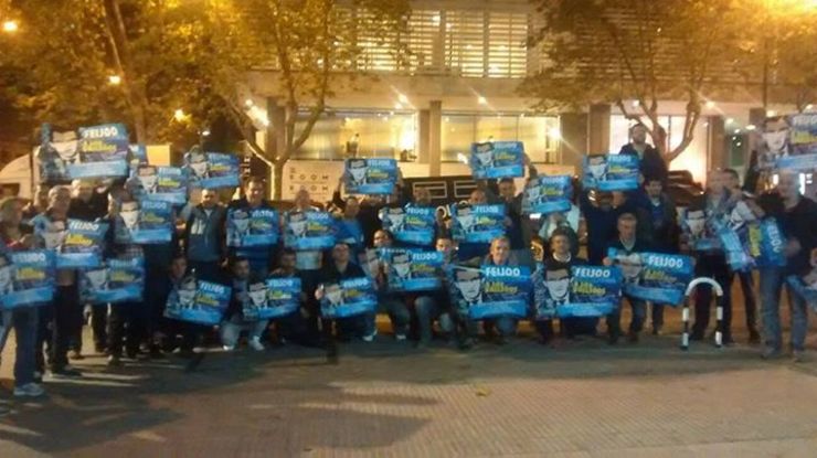 Mariñeiros galegos do cerco protestaron en Madrid fronte a un hotel no que estaba Feijóo