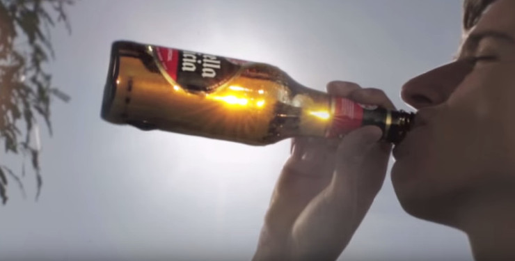 Publicidade de Estrella Galicia no spot 