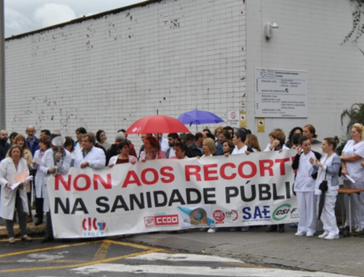 Concentración dos traballadores do SERGAS na Coruña contra os recortes en Sanidade