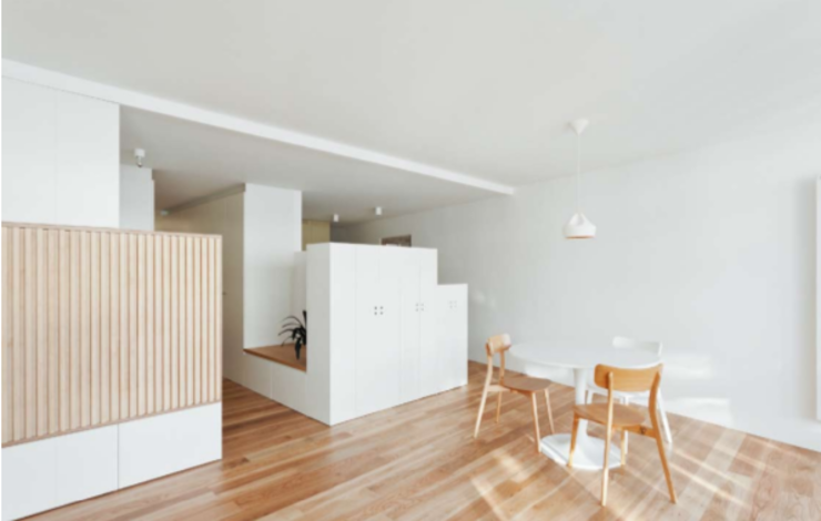 Interior dunha casa na zona vella de Santiago rehabilitada por Trabecón