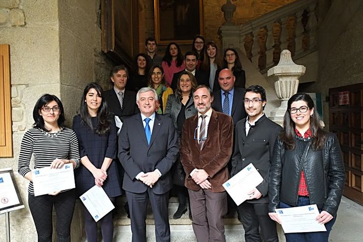 Os estudantes da USC reciben os premios Argos de innovación por parte do reitor da USC, Juan Viaño