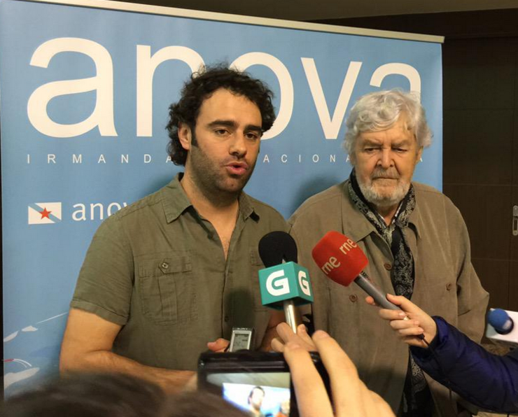 Davide Rodríguez e Beiras tras a reunión da coordinadora de Anova
