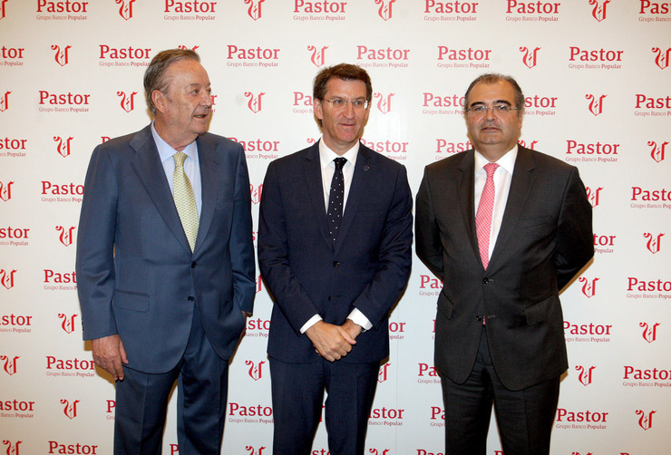 O presidente do Banco Pastor,  Ángel Ron Güimil; o presidente da Xunta, Alberto Núñez Feijóo, e o propietario do Grupo Voz, Santiago Rey 