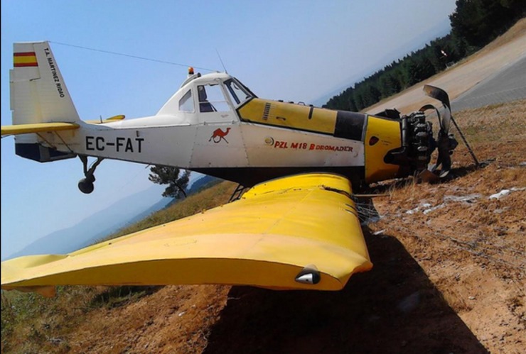 Avioneta antiincendios acidentada en Doade, nunha imaxe da conta de Twitter da Xunta especializa na loita contra o lume