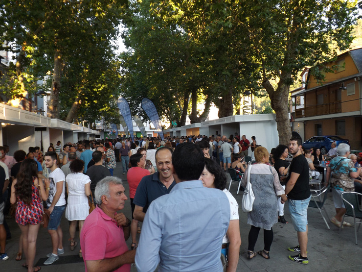 Público Feira do Viño Recinto Feiral  Recinto Feiral  Recinto Feiral  Recinto Feiral Praza de Viloira Recinto Feiral Praza de Viloira Recinto feiral na Praza de Viloria