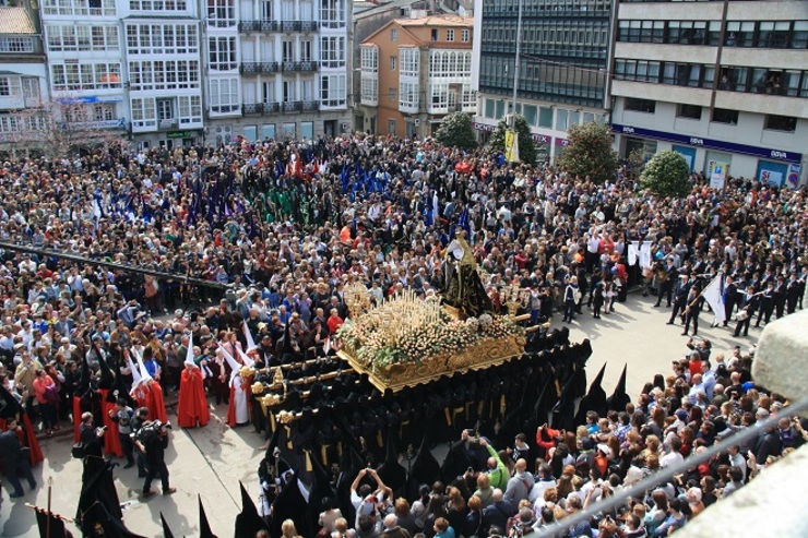 Procesións da Semana Santa na Praza de Armas de Ferrol 