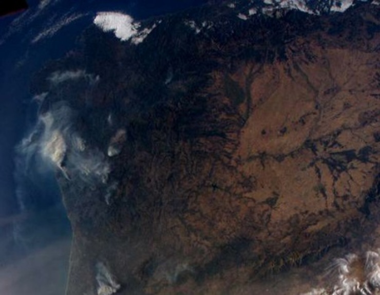 Vista dos lumes de Galicia e Norte de Portugal desde os satélites