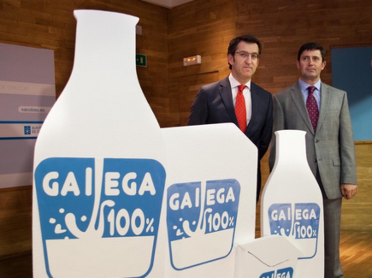 Feijóo durante a presentación da marca de leite Galega 100 por 100 en 2010