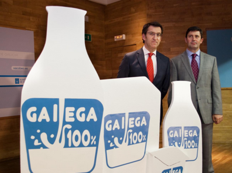 Feijóo durante a presentación da marca de leite Galega 100 por 100 en 2010