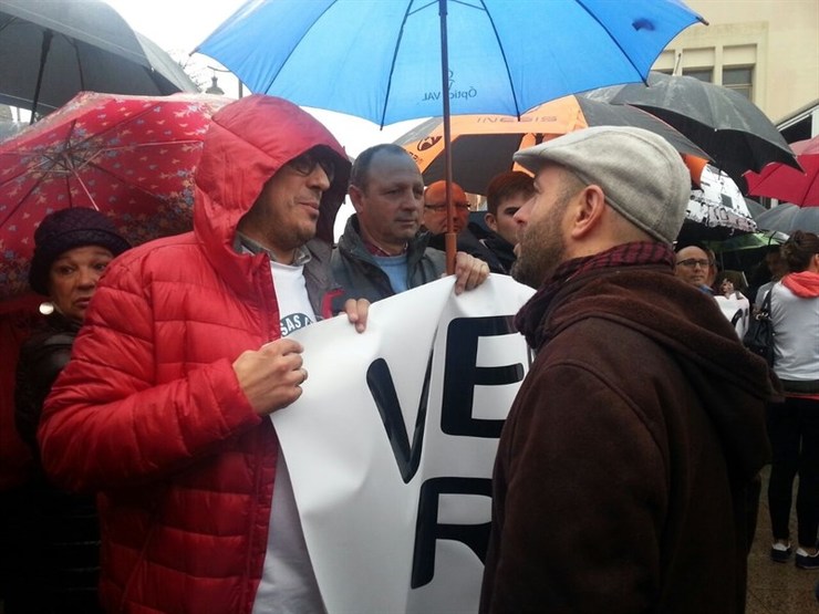 Luís Villares, de En Marea, na manifestación contra a venda de de Ferroatlántica 