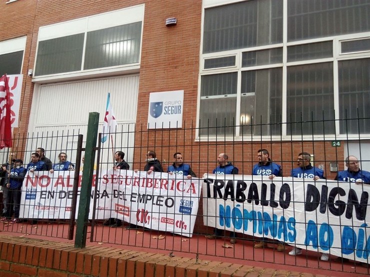 Protesta de traballadores de Segur Ibérica en Oleiros 