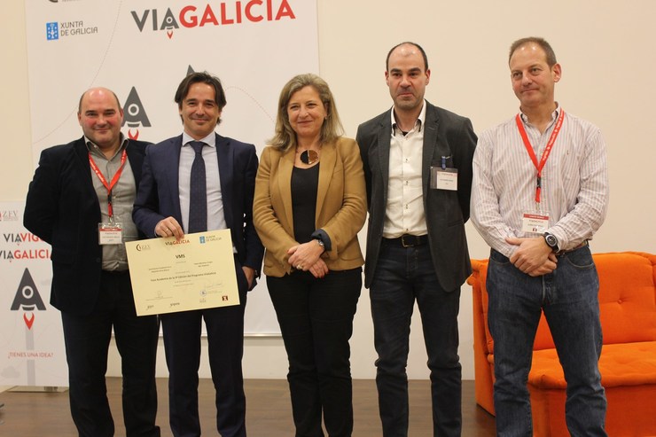 O director de Xesgalicia, Juan Cividanes, cos emprendedores de ViaGalicia en Porto do Molle