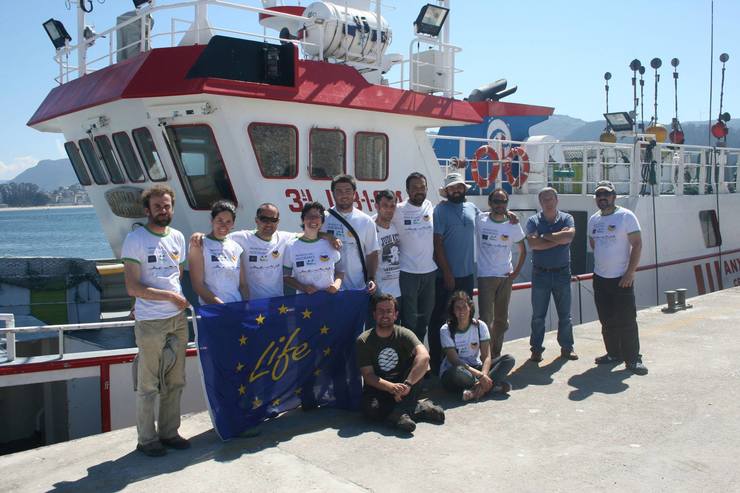 Equipo de investigación da CEMMA que levou adiante as campañas oceánicas no Banco de Galicia / CEMMA.