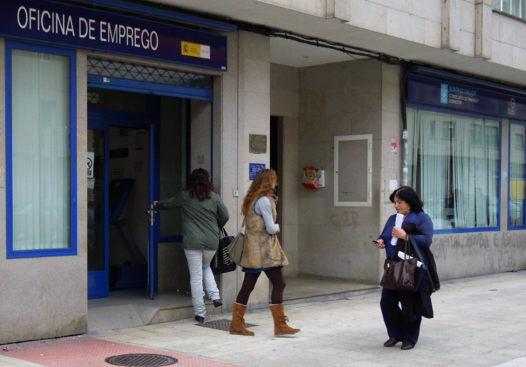 Ofician do Servicio Público de Emprego, onde se tramitan as axudas do paro, en Pontevedra 