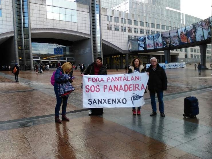 Integrantes da plataforma SOS PANADEIRA en Bruxelas