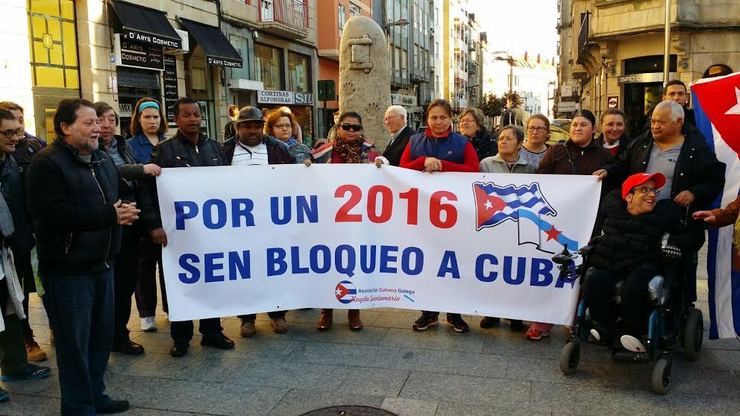 Acto en contra do bloqueo a Cuba en Vigo