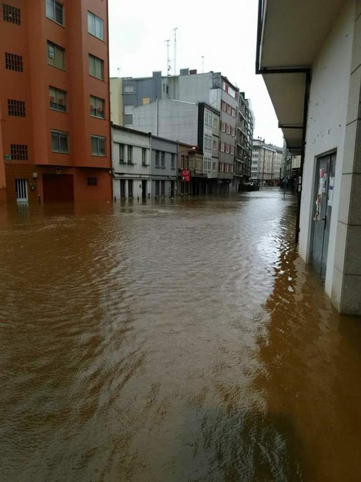 A auga inunda as rúas de Sada 
